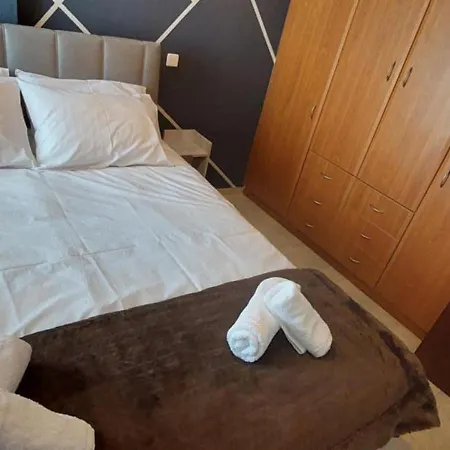 Clock Tower View Apartment *